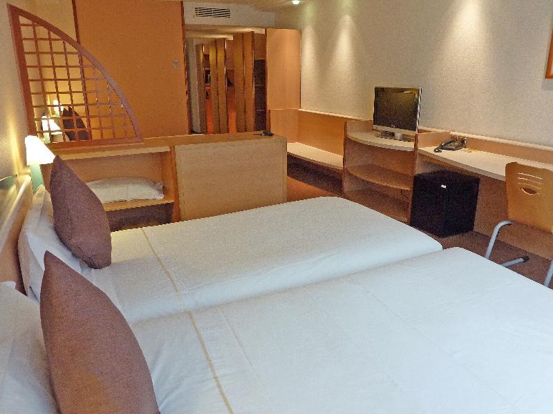 Hotel Tropical Les Escaldes Εξωτερικό φωτογραφία