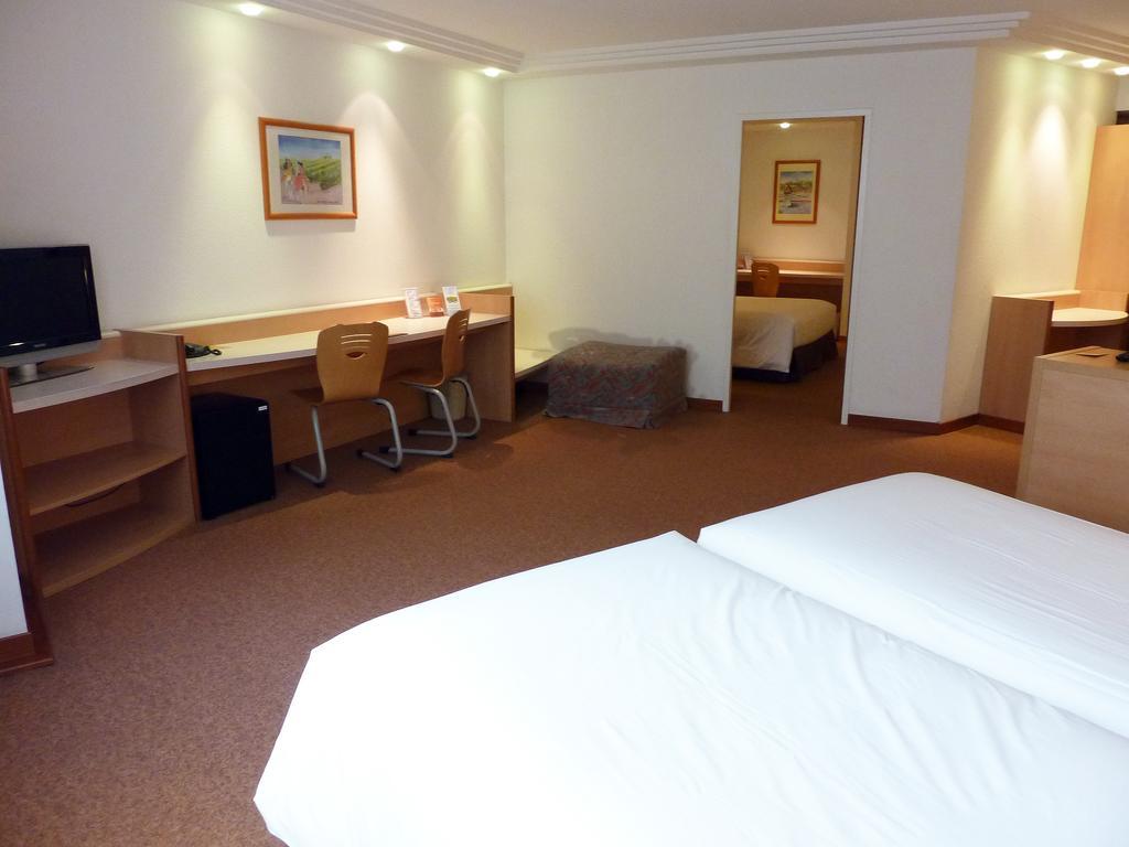 Hotel Tropical Les Escaldes Εξωτερικό φωτογραφία