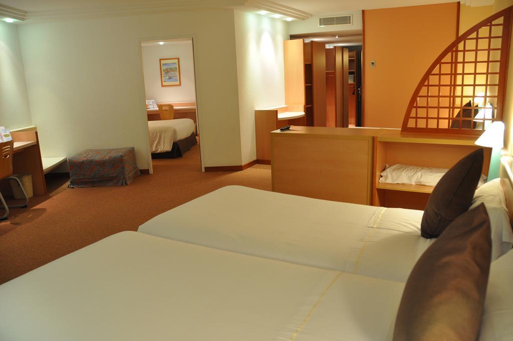 Hotel Tropical Les Escaldes Εξωτερικό φωτογραφία