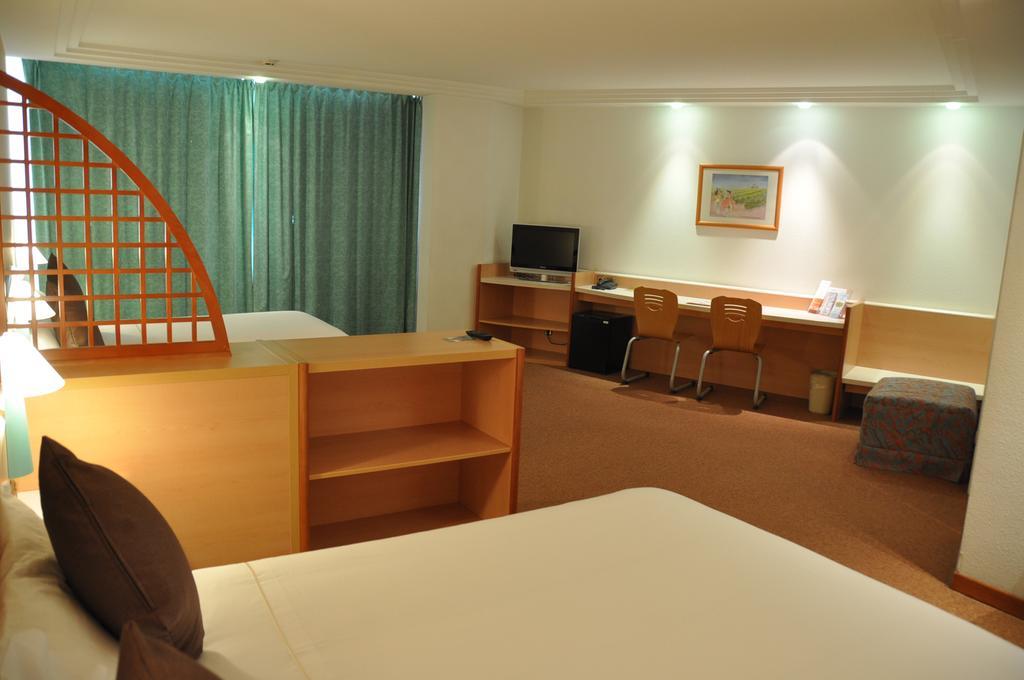 Hotel Tropical Les Escaldes Εξωτερικό φωτογραφία